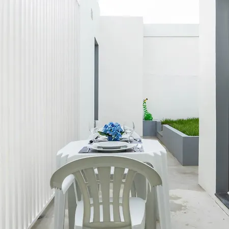 Casa Antero Quental- Anexo * Πόντα Ντελγκάντα